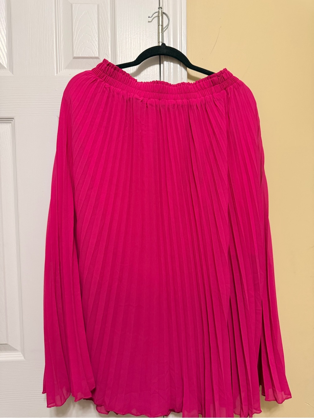 Women's Pleated Midi Skirt in Vibrant Fuchsia